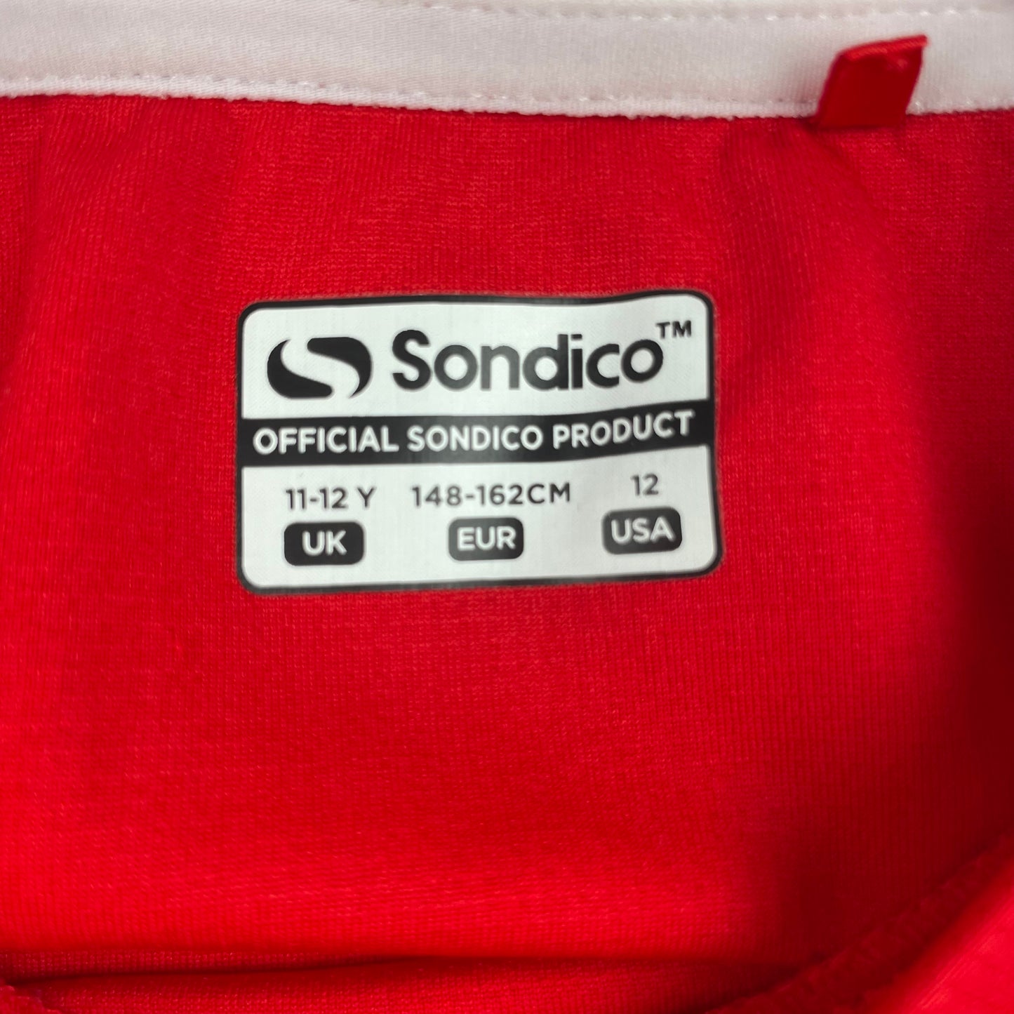 Rotes Sondico Sport-T-Shirt für Kinder mit weißen Details – label