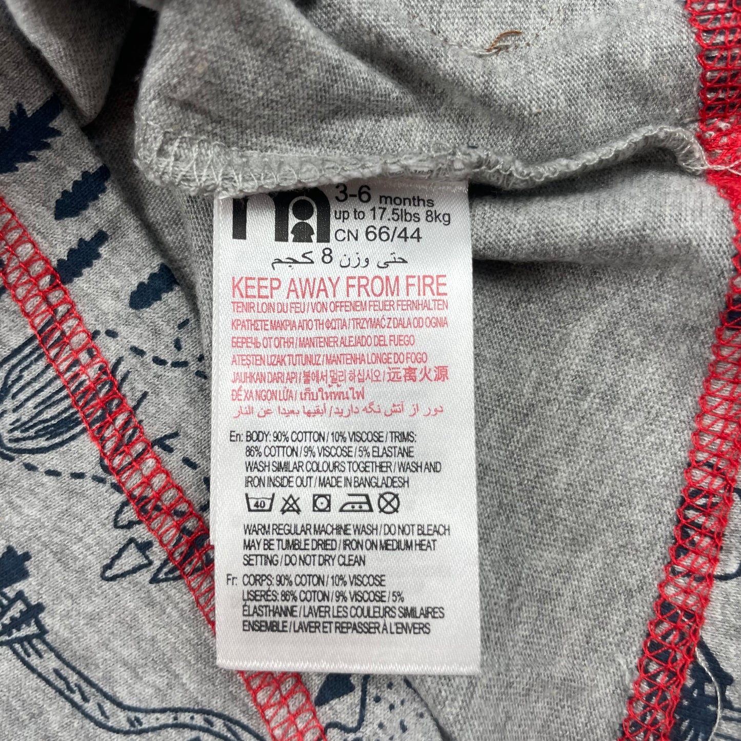 Graues T-Shirt für Kinder mit fantasievollem Print. – label
