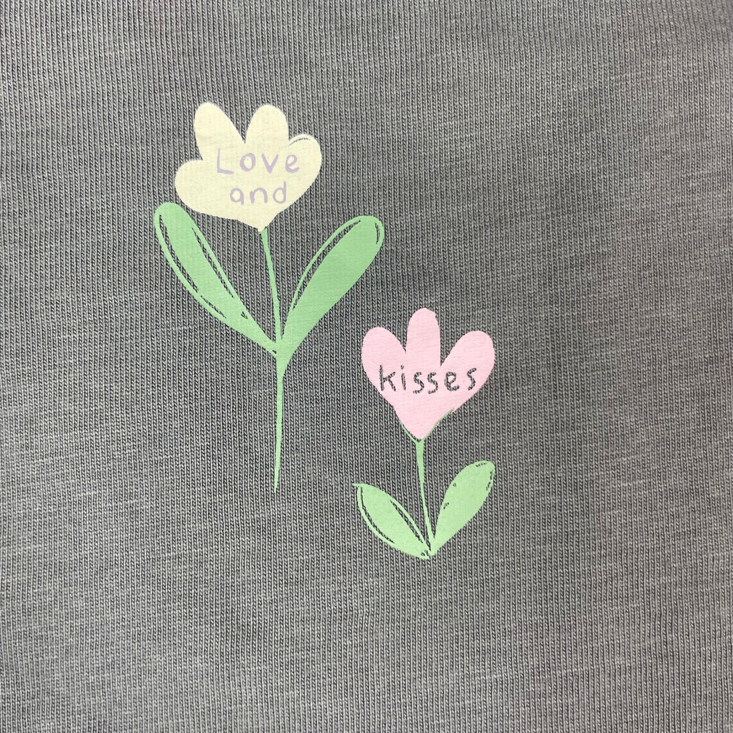 Dunkelgraues Langarmshirt von George mit Blumenprint, Größe 9–12 Monate – detail