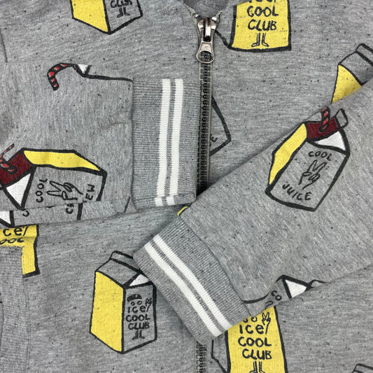 Graue Sturdy Kapuzen-Sweatjacke Größe 98 mit Trinkpack-Print – detail