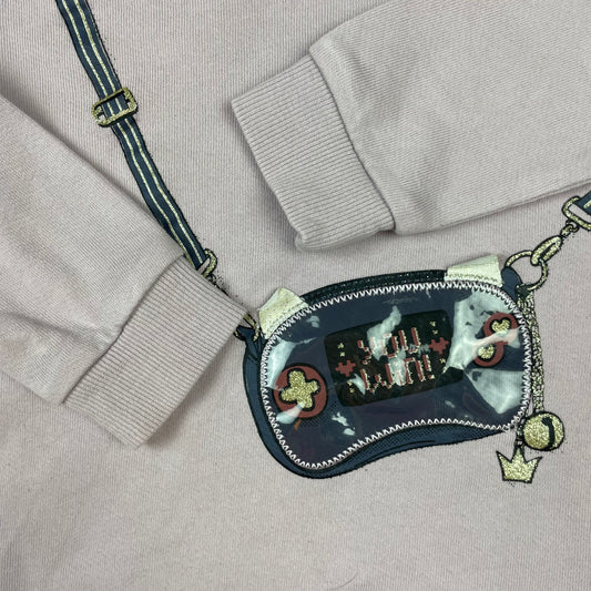 Lila Sweatshirt von name it mit Taschen-Applikation, Größe 92 – detail