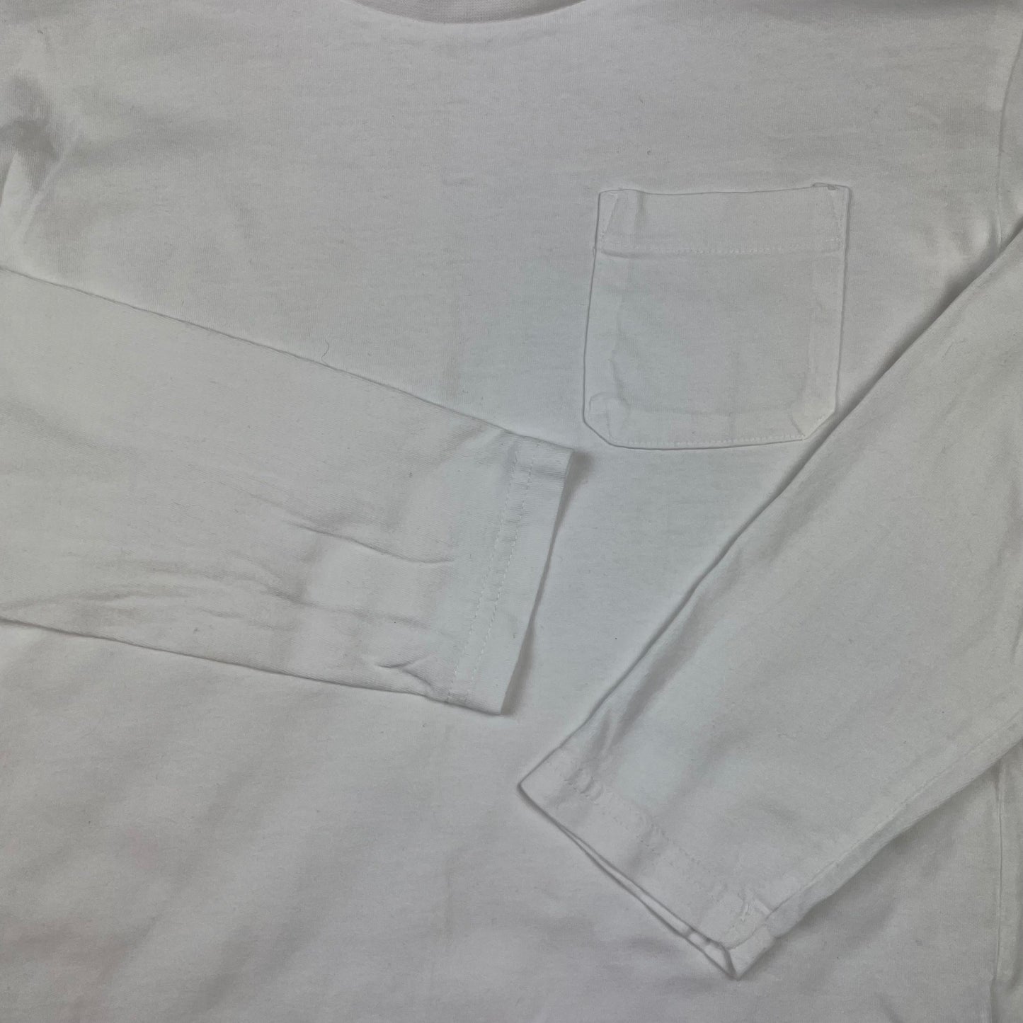 Weißes Langarmshirt mit Brusttasche in Größe 134 von Reserved – detail