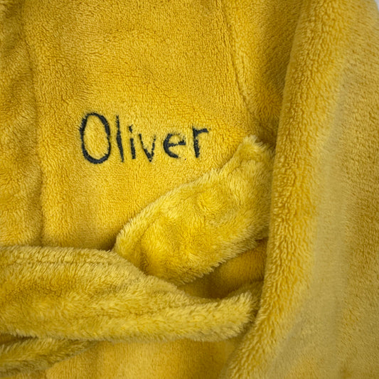 Gelber Kinder-Bademantel mit Löwenkapuze und Stickerei, Größe 6–12 Monate – detail