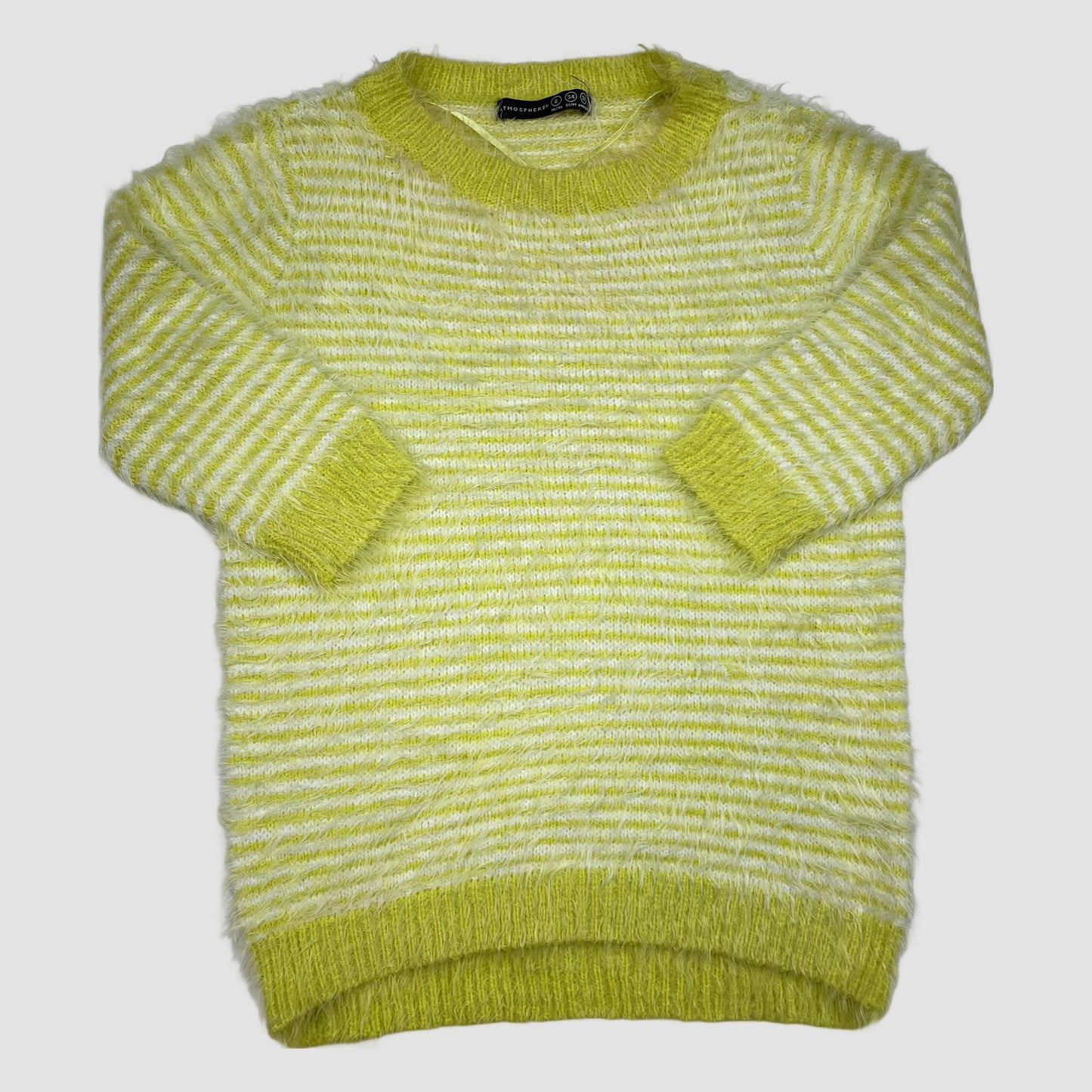 Gelb-weiß gestreifter flauschiger Pullover mit langen Ärmeln von Atmosphere