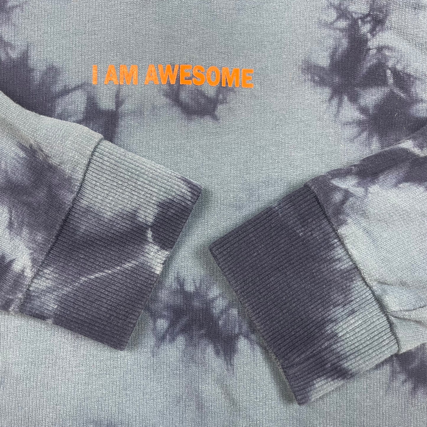 Blauer Kinder-Hoodie mit Batikmuster und orangefarbenem