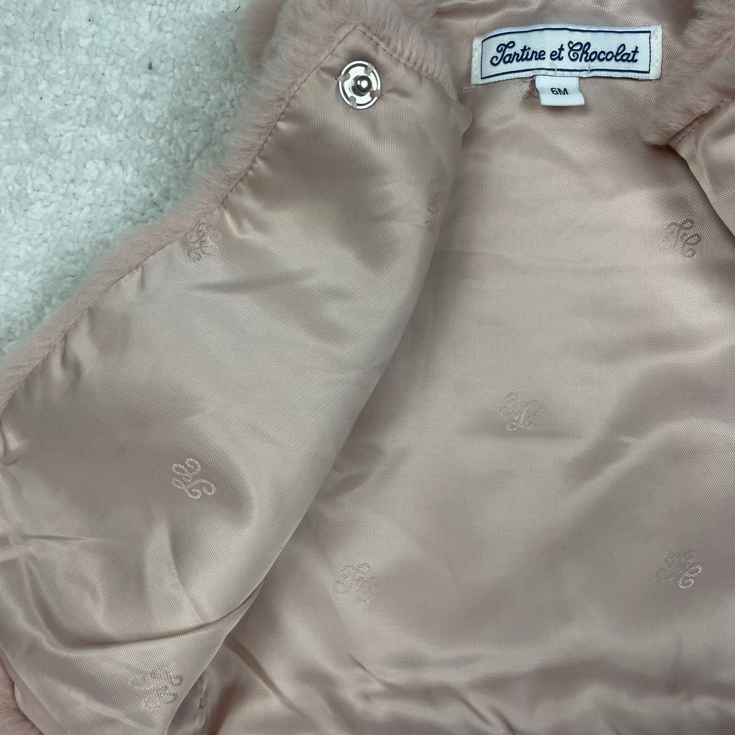 Rosa Kunstfell-Weste für Babys mit Pompon-Detail, Größe 6M 4