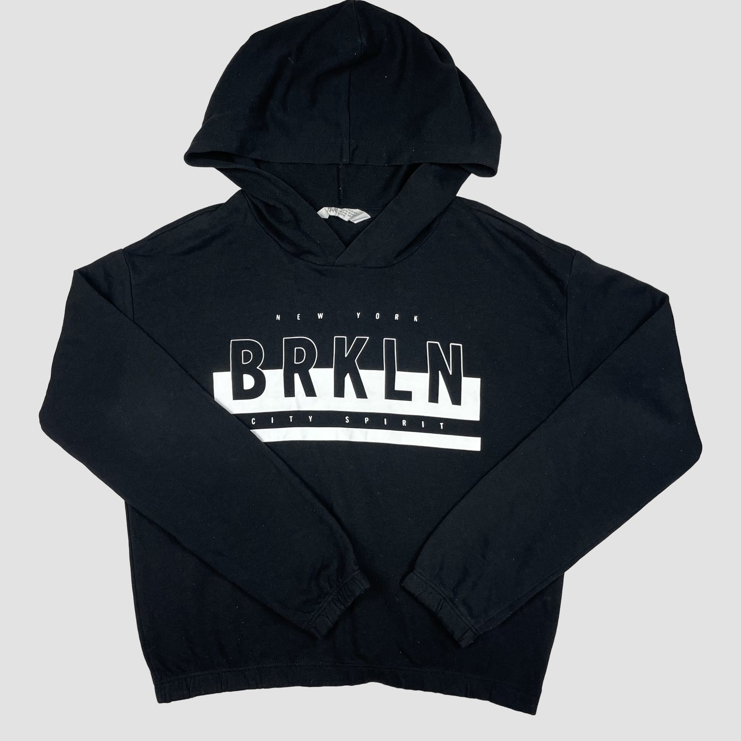 Schwarzer Hoodie mit BRKLN-Aufdruck, Größe 158/164, von H&M – front