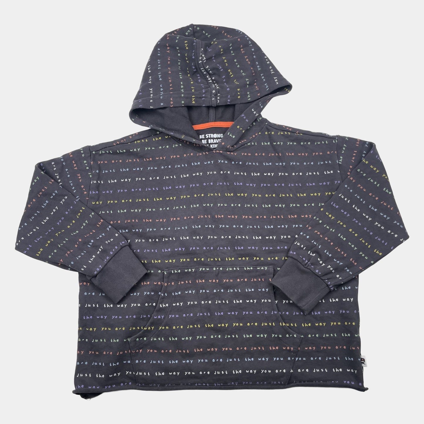 Dunkelgrauer Kinder-Hoodie mit buntem Schriftzugmuster, Kapuze und Kängurutasche, Größe 7–8 Jahre