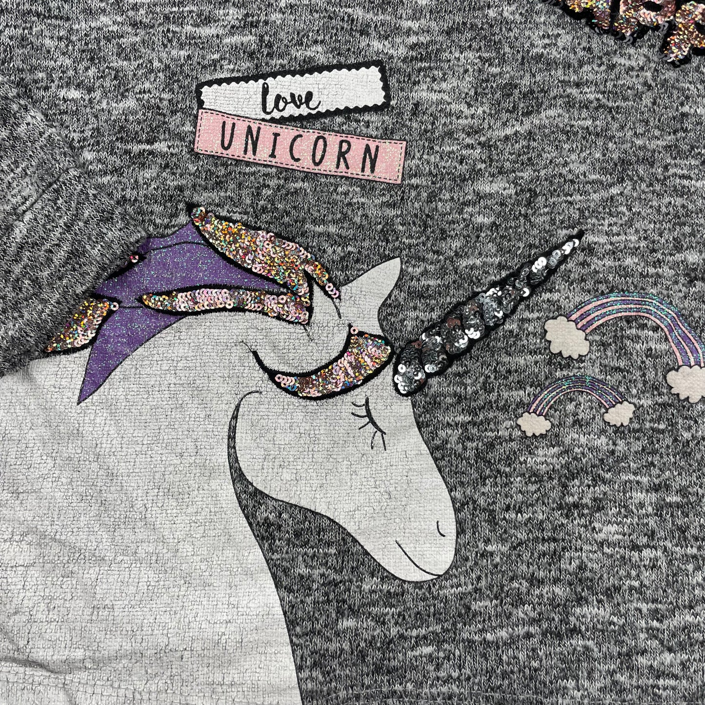 Grauer Pullover mit Einhornmotiv und Glitzerdetails, Größe 6-7 Jahre – detail