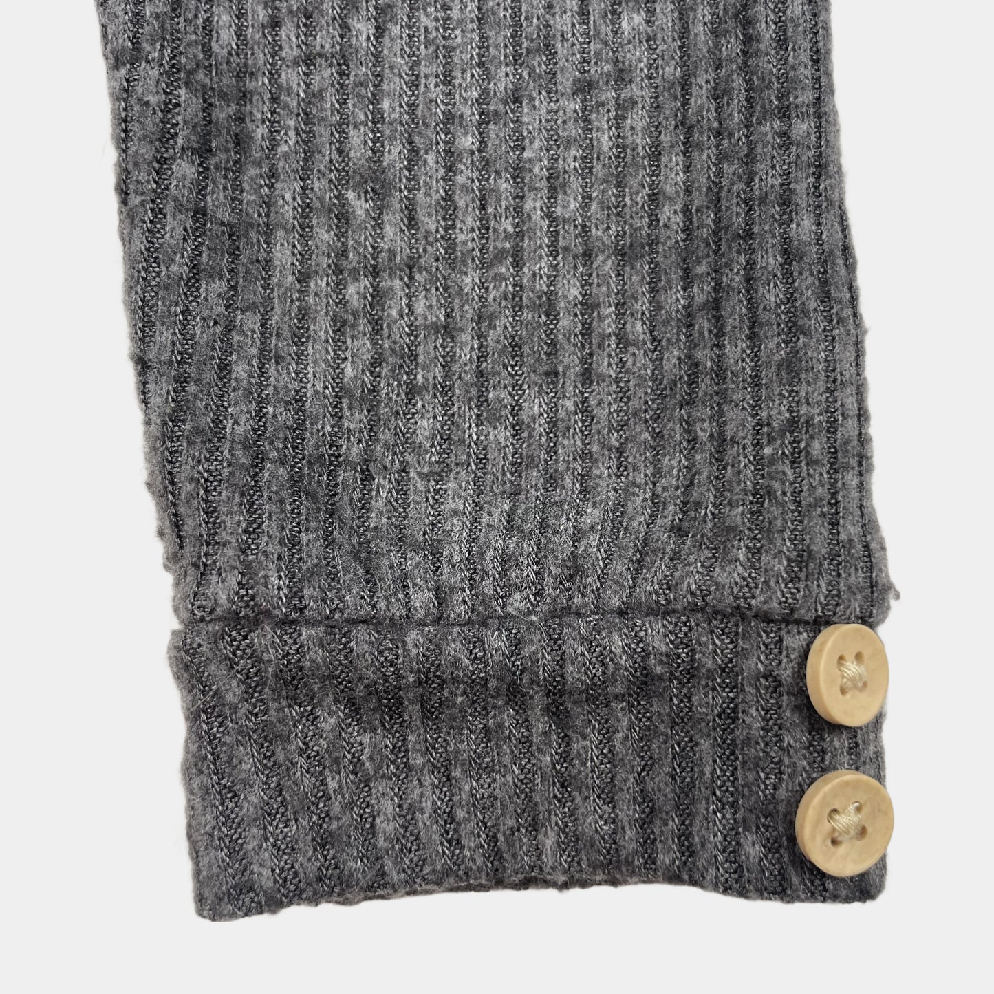 Graue Rippenleggings mit Knopfleiste – detail