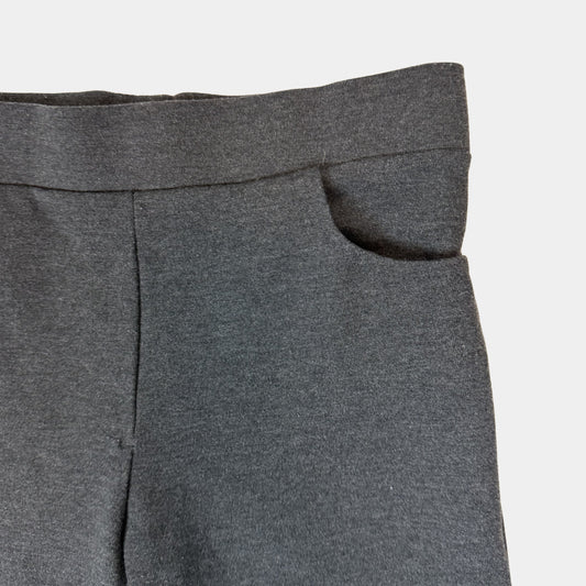 Graue Kinder-Leggings mit breitem Bund und Taschen vorn – detail