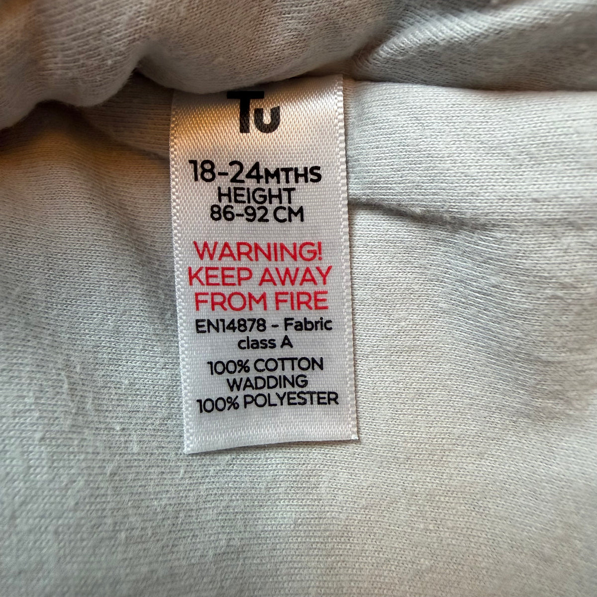 Grauer Kinder-Schlafsack mit Krokodil-Print und Schulterknöpfen – label