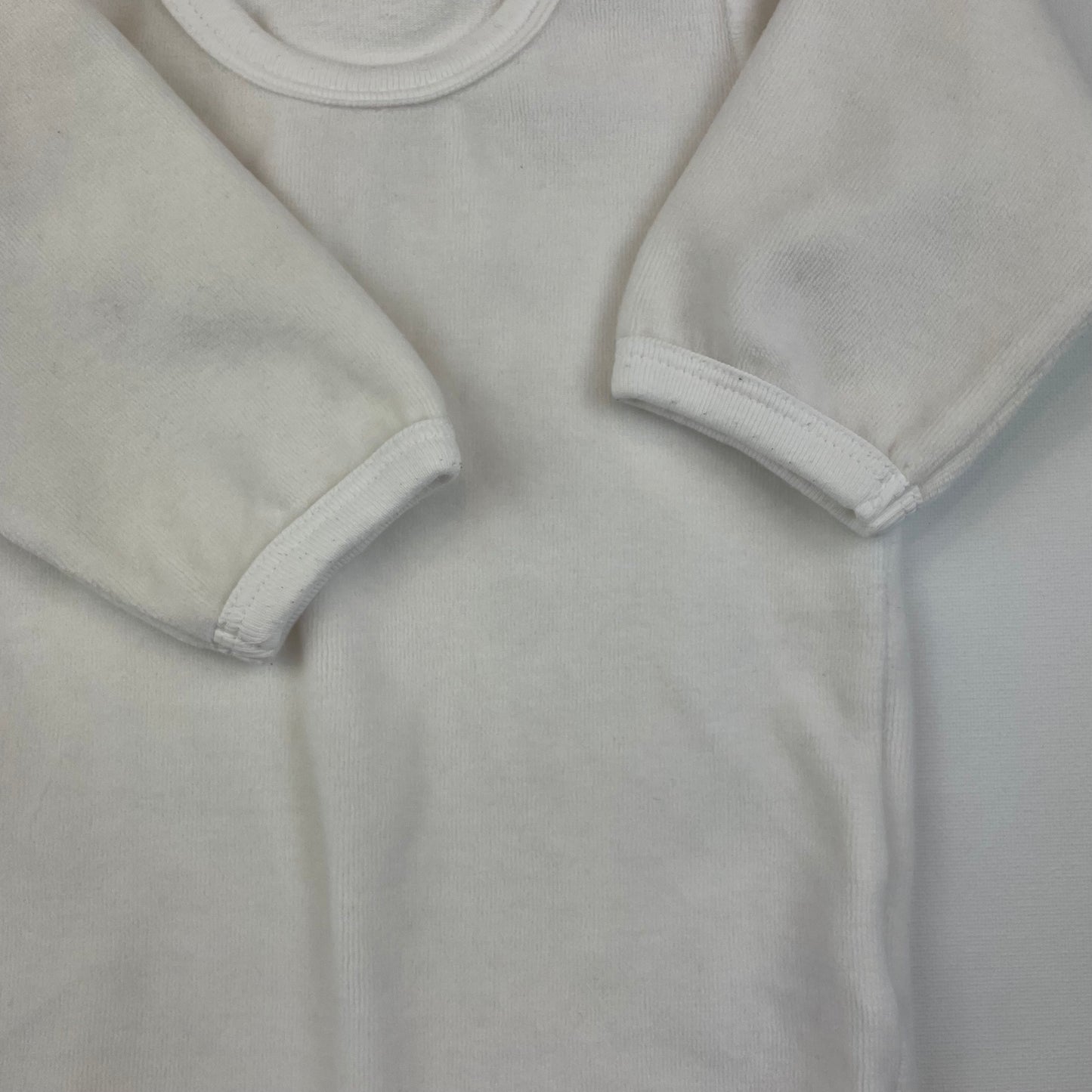 Weißer Langarm-Body für Babys, Größe 18-24 Monate – detail