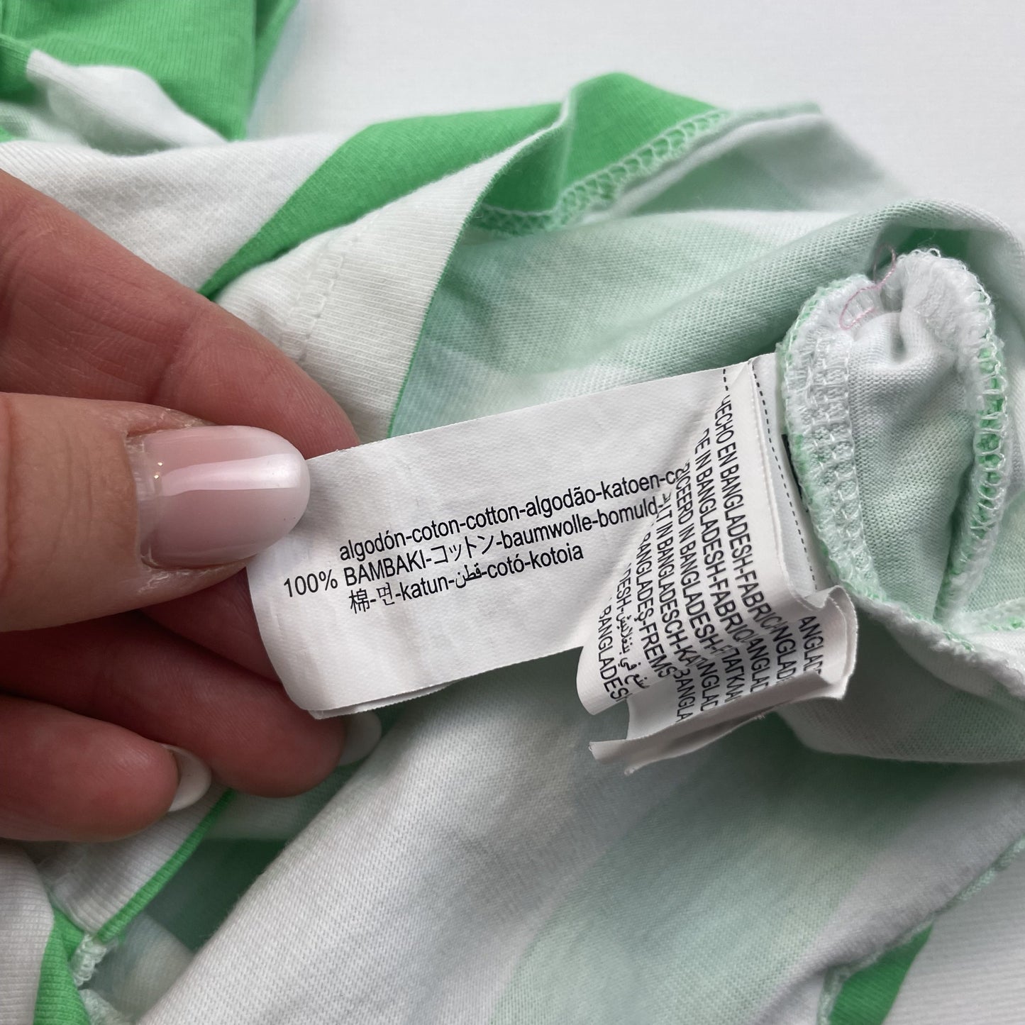 Grün-weiß gestreiftes T-Shirt mit Rüschen für Kinder