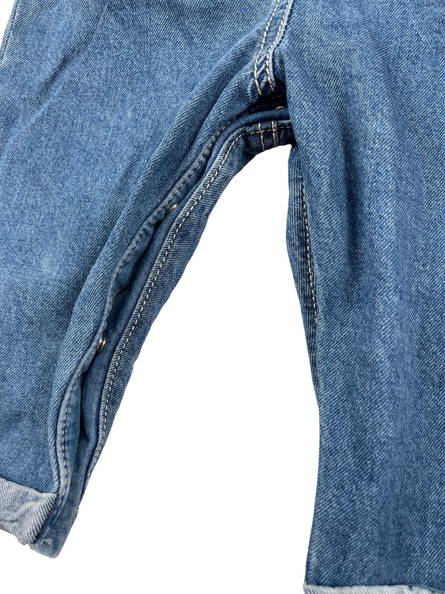 Blaue Jeans-Latzhose mit Rüschen von F&F – detail