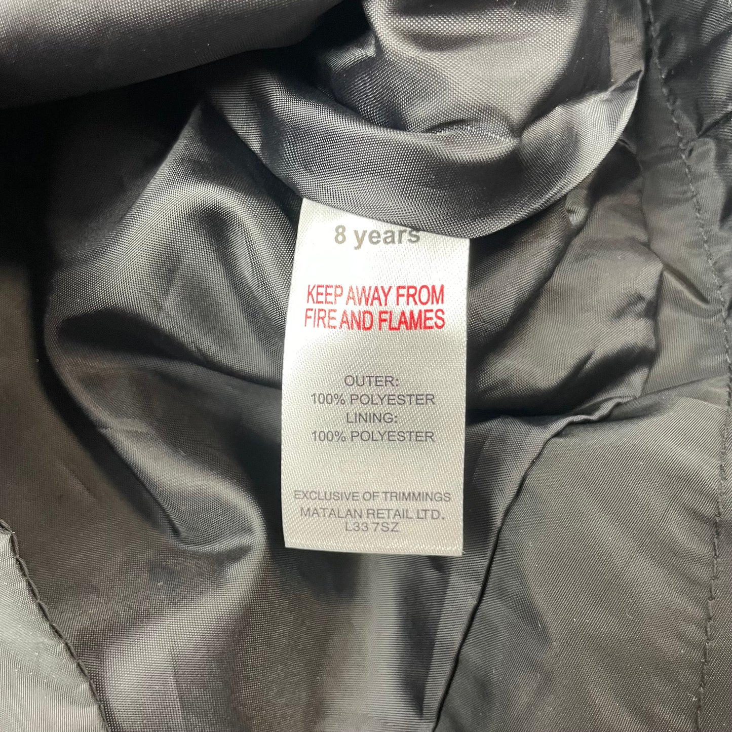 Graue und schwarze Camouflage-Jacke mit Kapuze, Größe 8 Jahre, aus Polyester – label