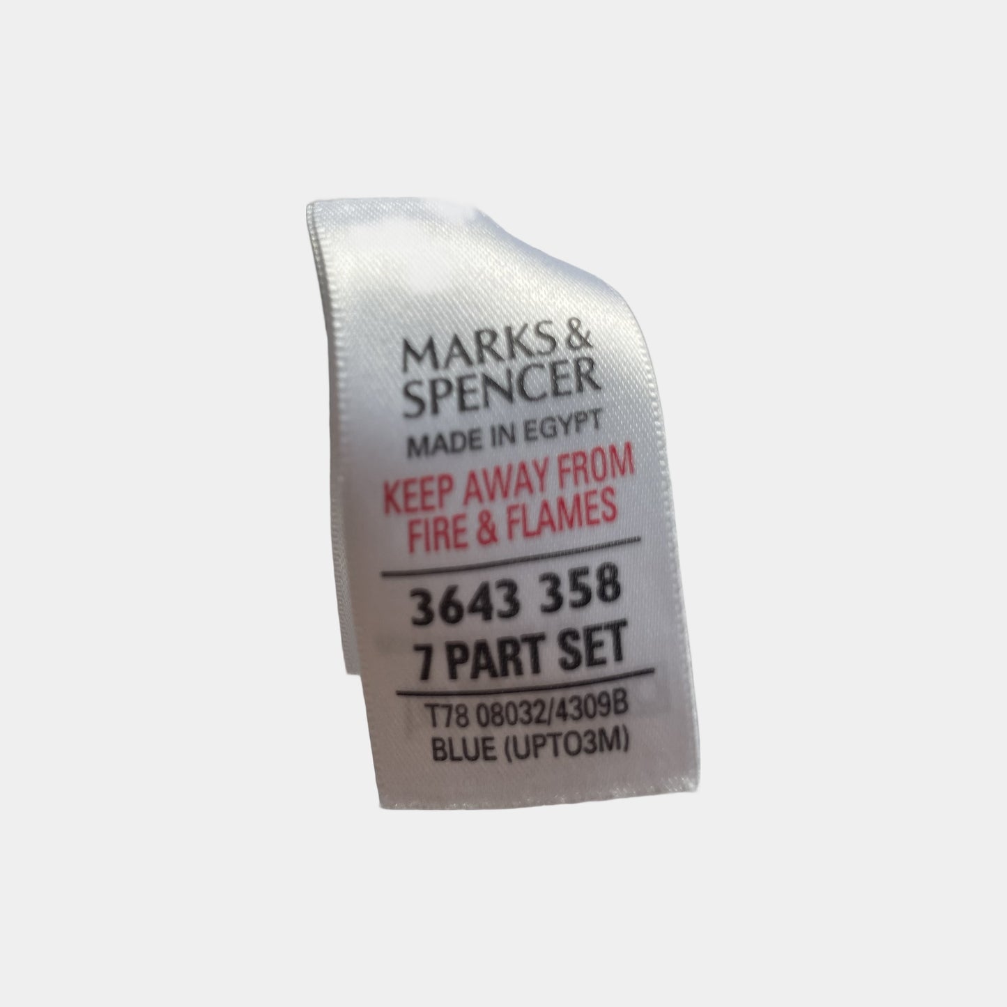 Gestreifter Körper aus Baumwolle mit kurzen Ärmeln von Marks & Spencer, geeignet für Babys bis 3 Monate. – label