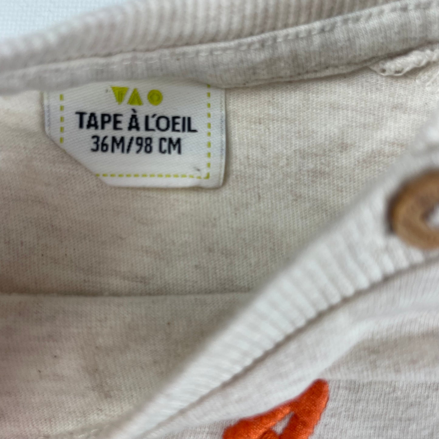 Beiger Langarmshirt mit Tiermotiven und Rundhalsausschnitt – label