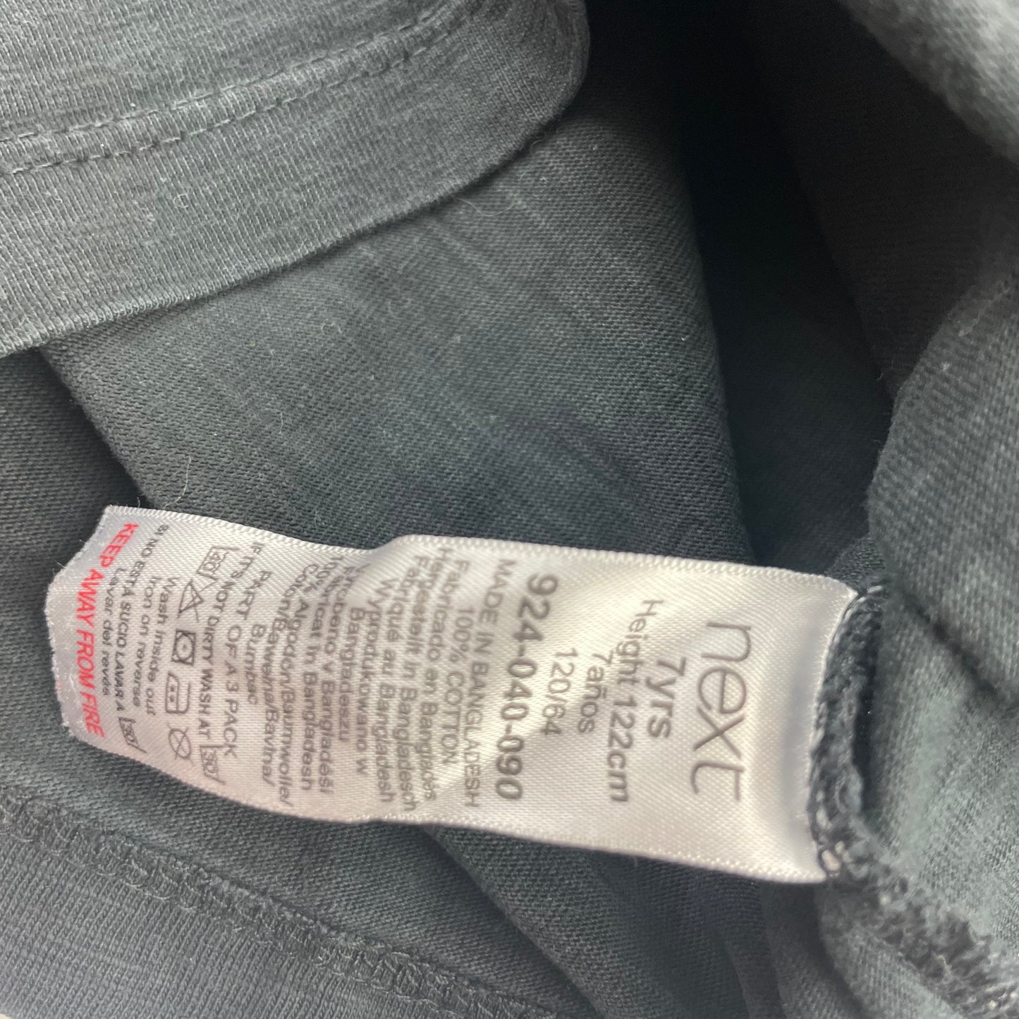 Grauer Pullover mit Camouflage-Akzenten für Kinder von Next – label