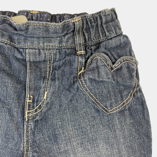 Blaue Jeanshose von H&M mit Herzdetails und elastischem Bund, Größe 92. – detail
