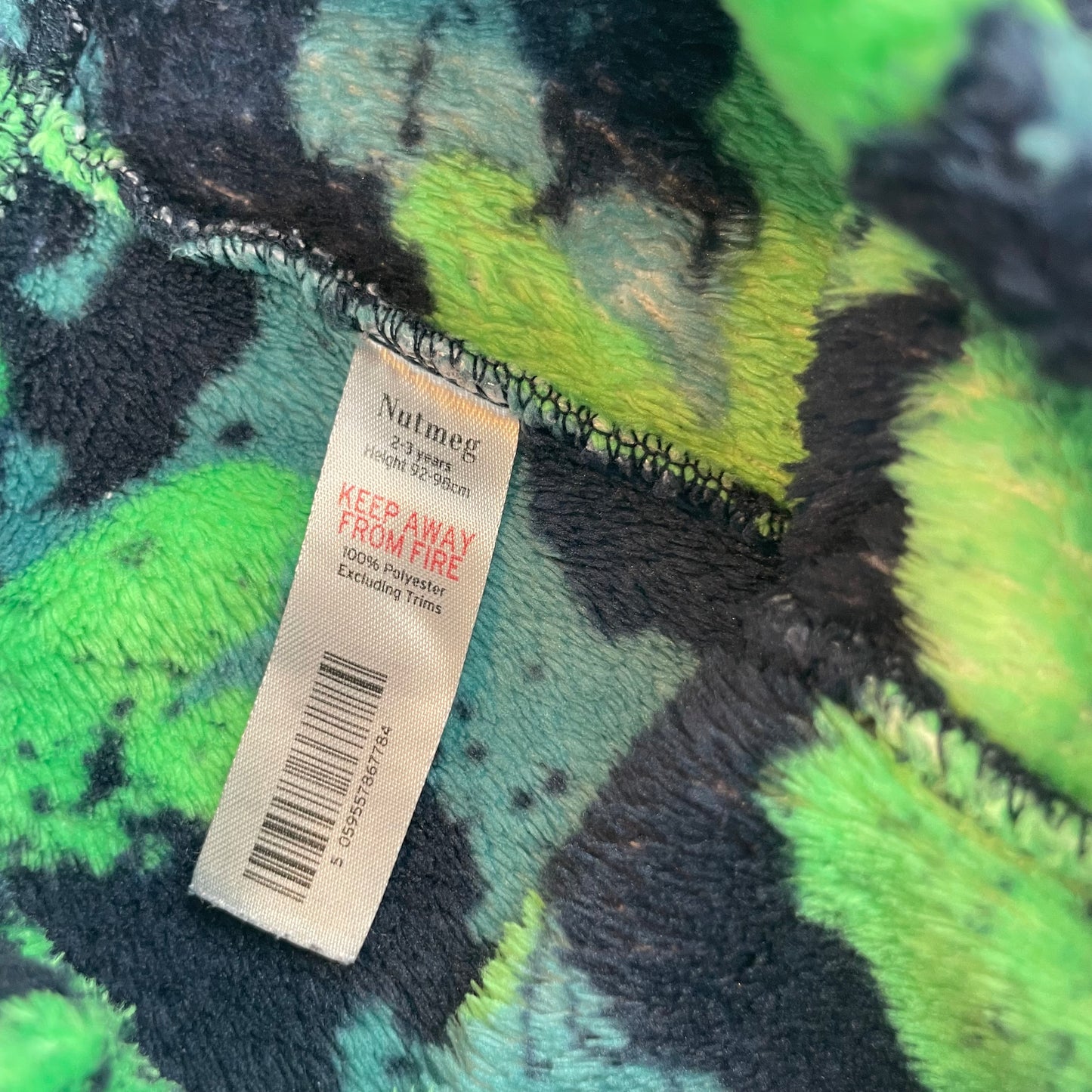 Grüne Fleecehose mit Camouflage-Muster für Jungen – label