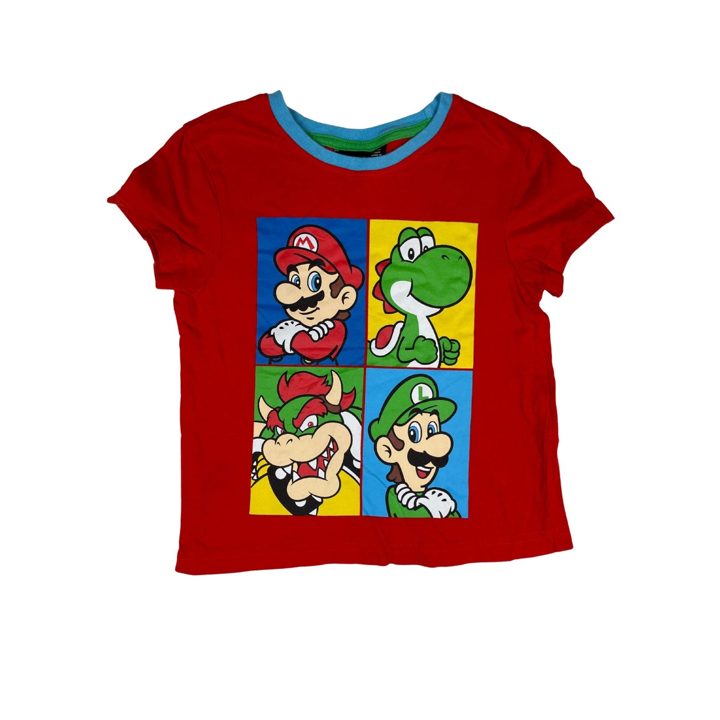 Rotes T-Shirt mit Charakteren