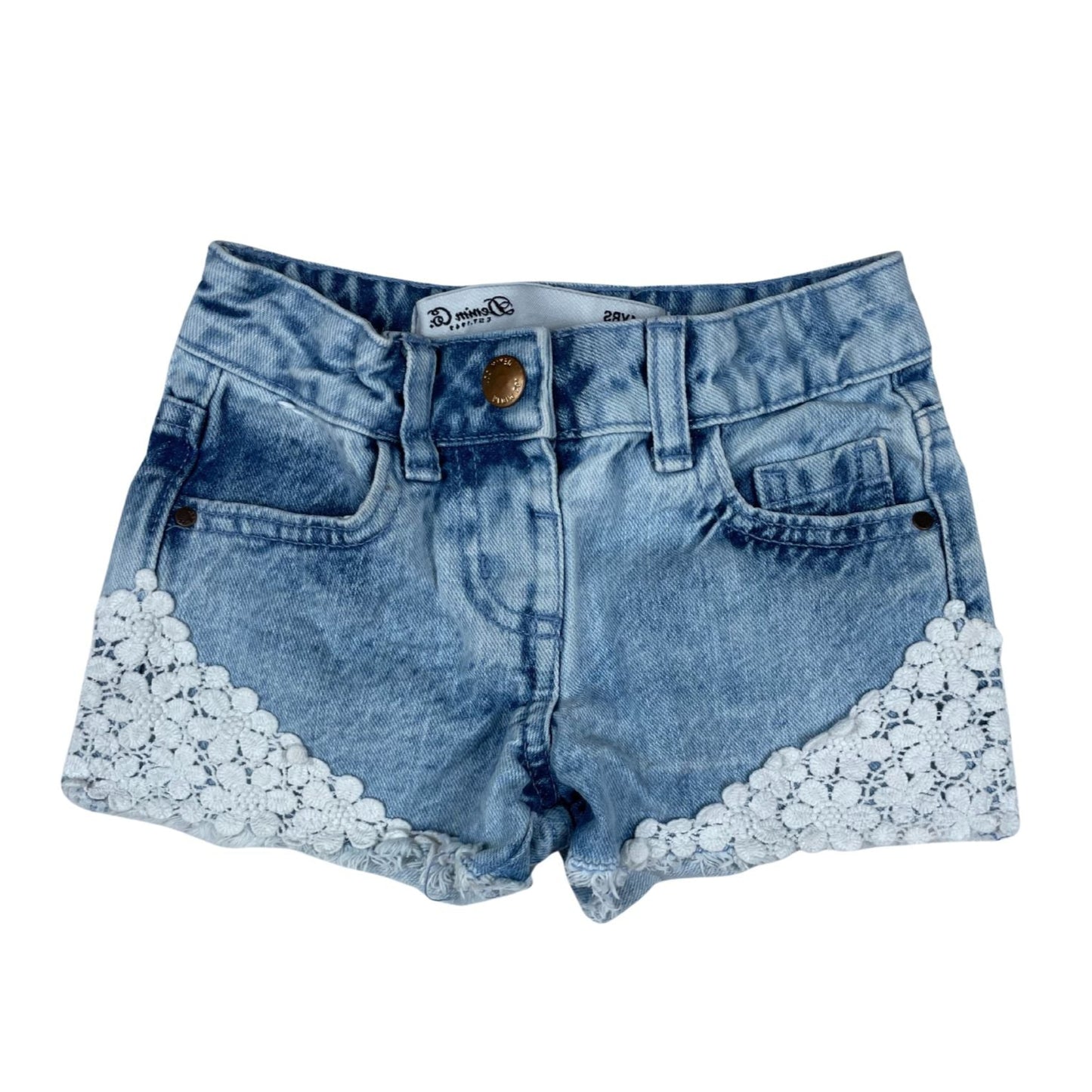 Jeansrock mit weißen Spitzenakzenten