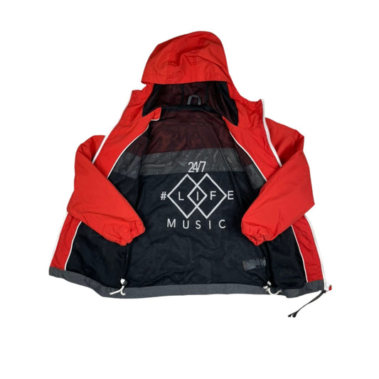 Windjacke mit Kapuze