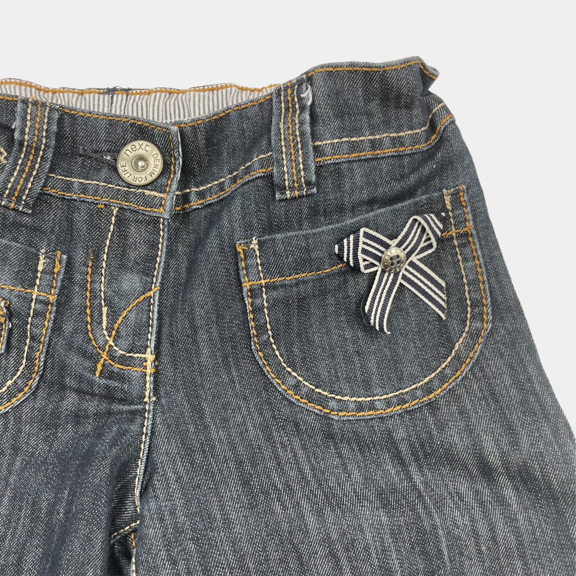 Blaue Jeans-Shorts mit Schleife für Kinder – detail