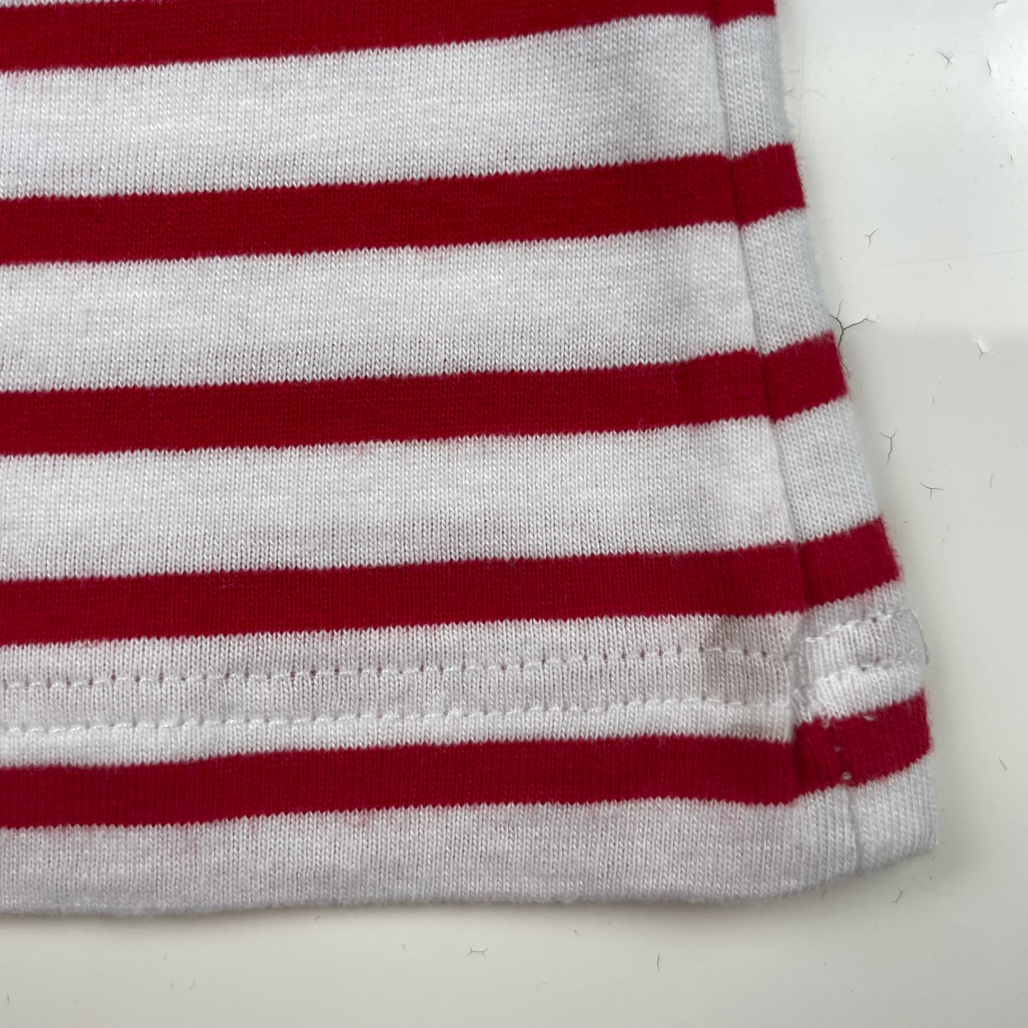 Gestreiftes Mädchen T-Shirt mit BFF-Motiv – detail