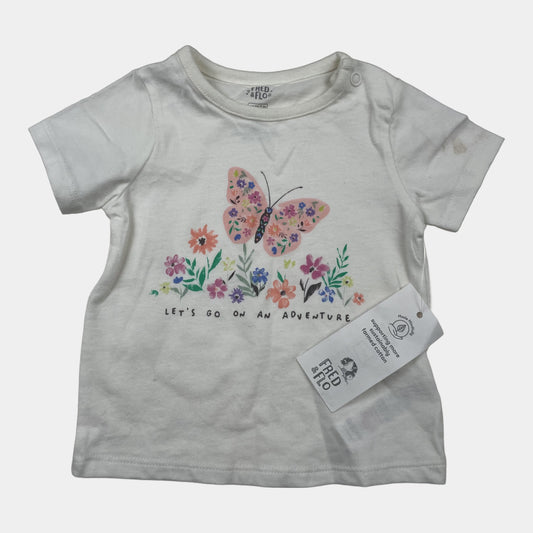Weißes T-Shirt mit Schmetterling und Blumenmotiv für Babys. – front