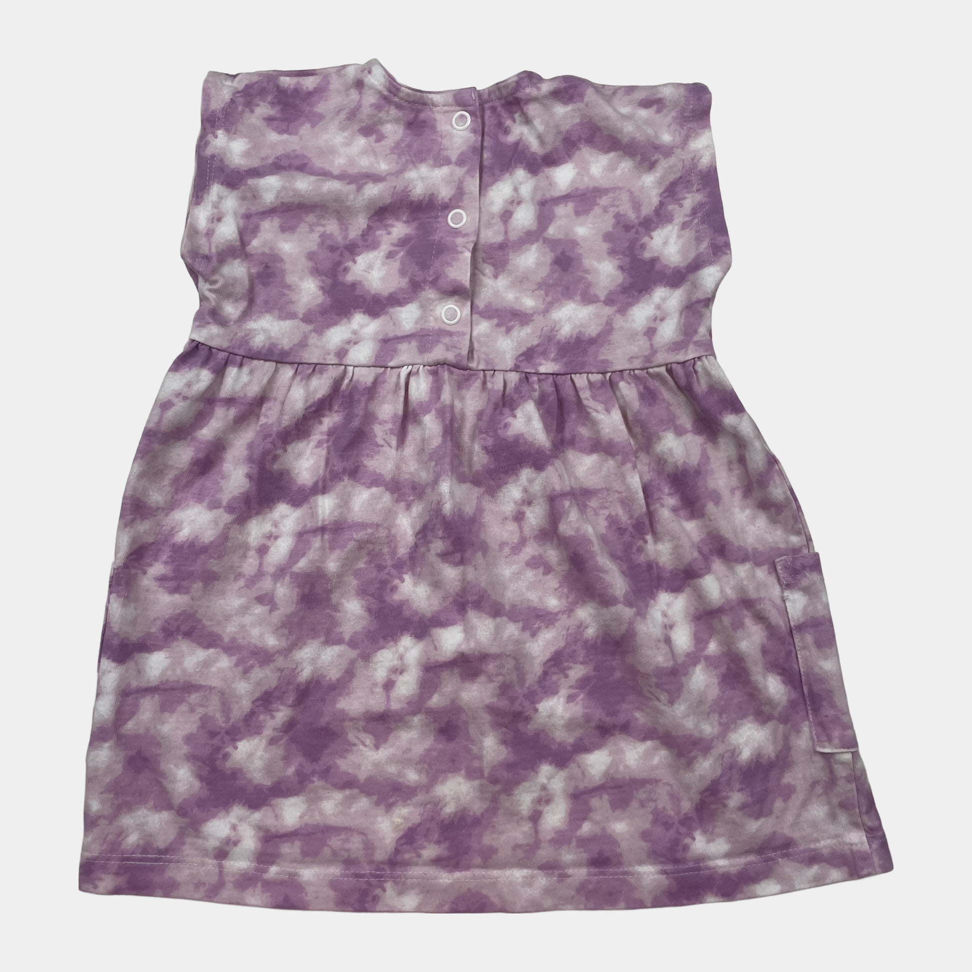 Lila Baumwollkleid mit Batikmuster und Taschen, Größe 6-9 Monate – back
