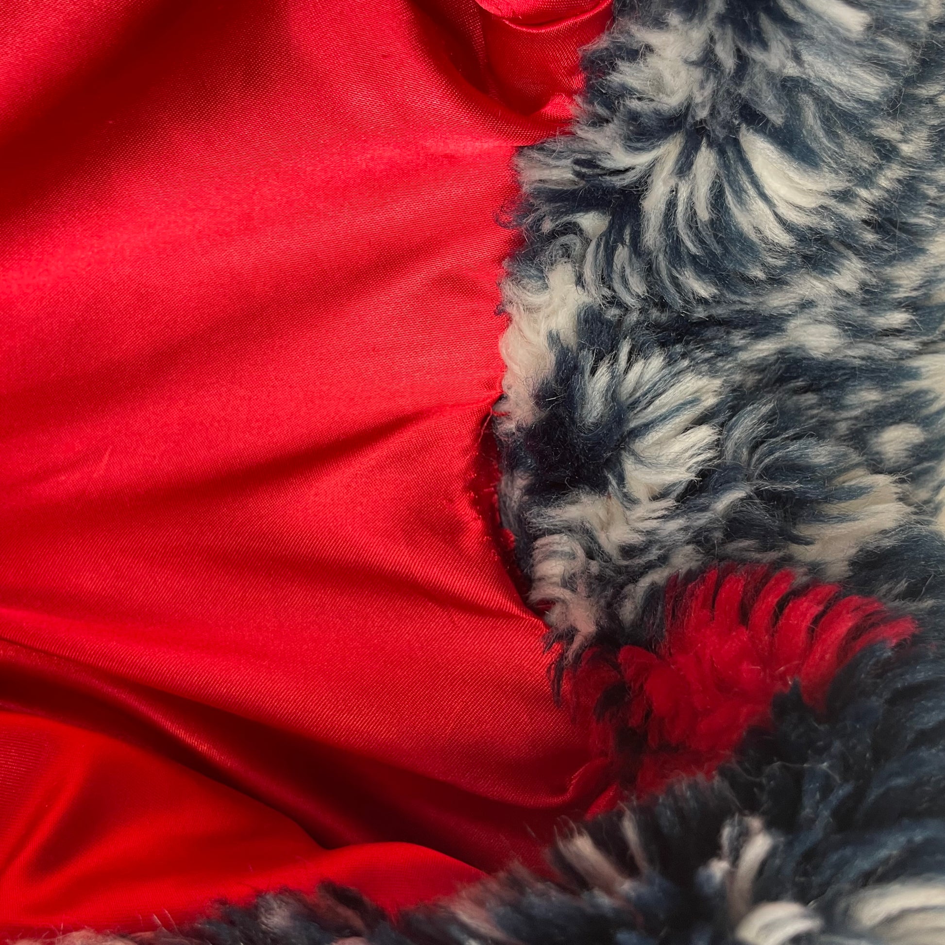 Etikett der George Jacke: 2–3 Years (92–98 cm), rotes Satinfutter – detail