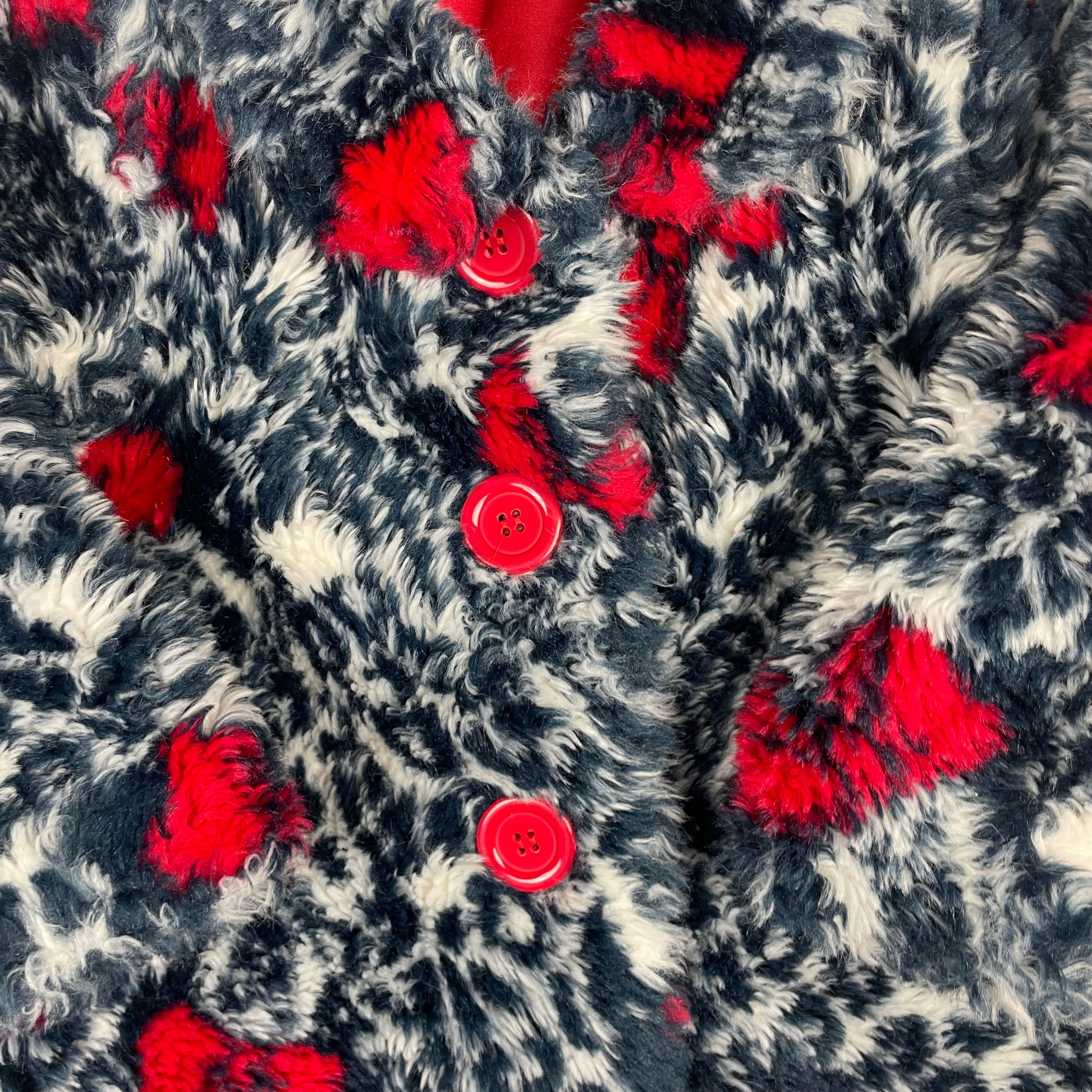 Etikett der George Jacke: 2–3 Years (92–98 cm), rotes Satinfutter – close‑up