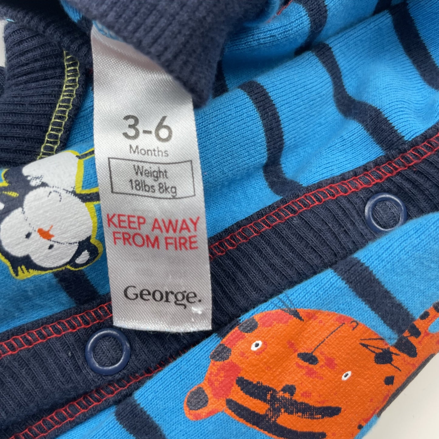 Blauer gestreifter Baby-Overall mit Kapuze und Tiermotiven – label