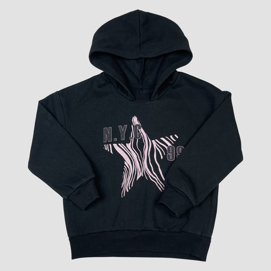 Schwarzer Nutmeg Hoodie mit rosa Stern-Print und N.Y.C.-Schriftzug, Größe 5–6 Jahre – front