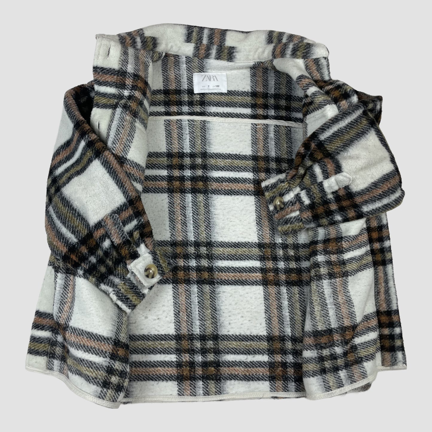 Karo-Hemdjacke von Zara, Größe 122 – close‑up