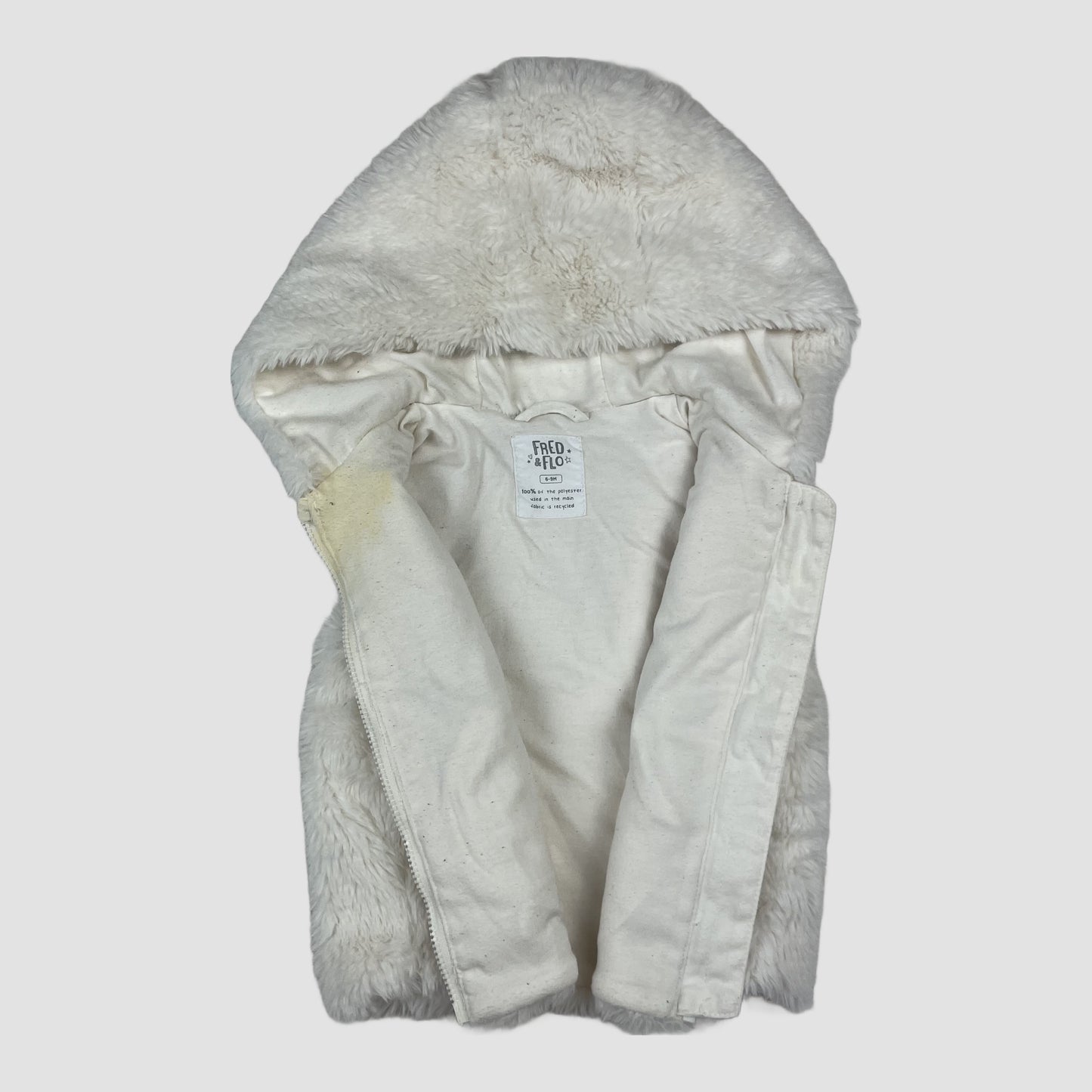 Weiße Kunstfell-Weste mit Kapuze von Fred & Flo, Größe 6–9 Monate – front