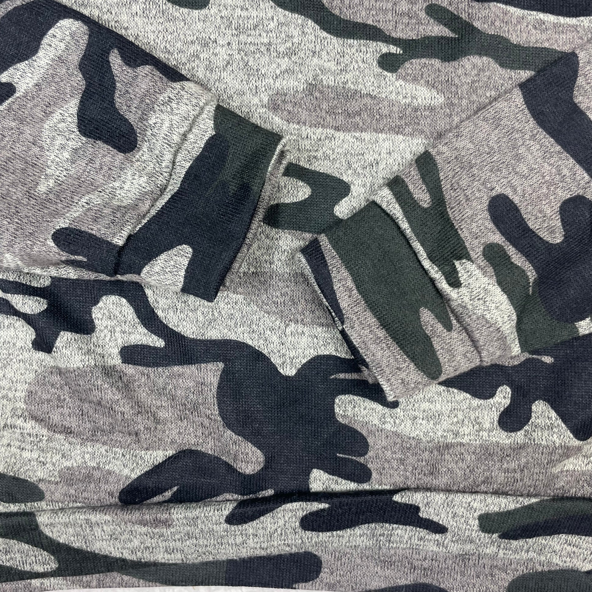 New Look Kinder Sweatshirt mit Camouflage in Grau, Größe 140/146 – detail