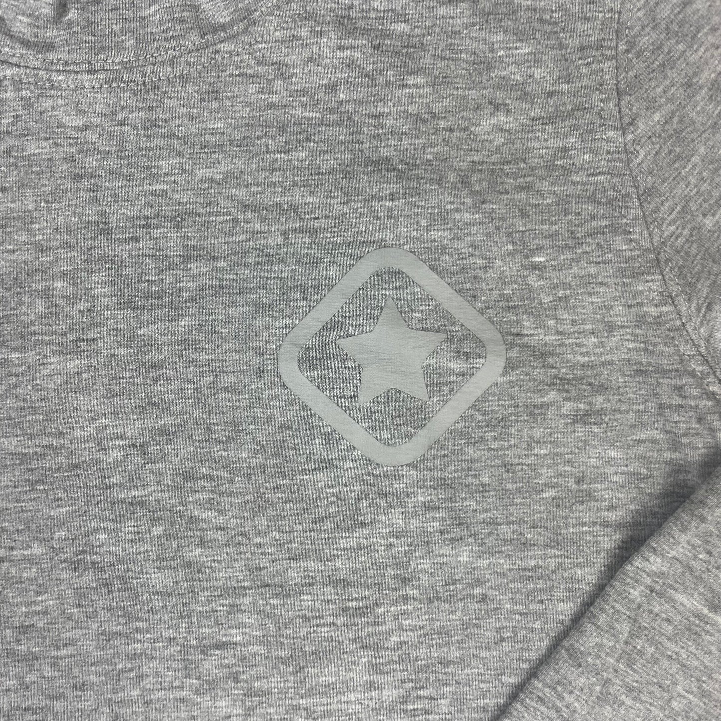 Graues Rollkragen-Langarmshirt von lupilu, Größe 122/128 – detail