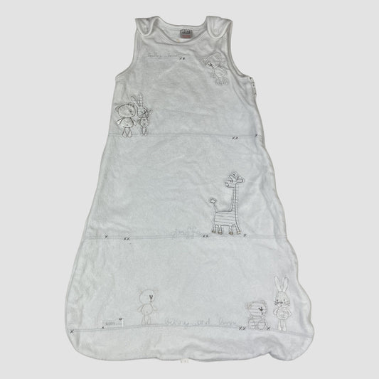 Weißer Babyschlafsack von Marks & Spencer mit Tierstickereien – front