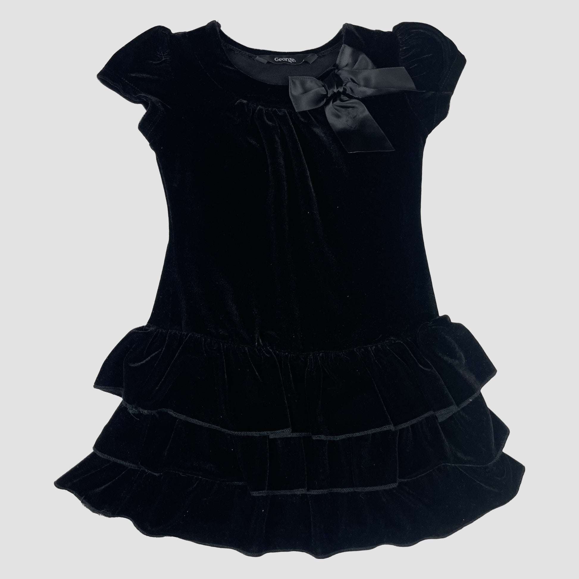 Schwarzes Samtkleid von George mit Satinschleife, Größe 1–1,5 Jahre – front