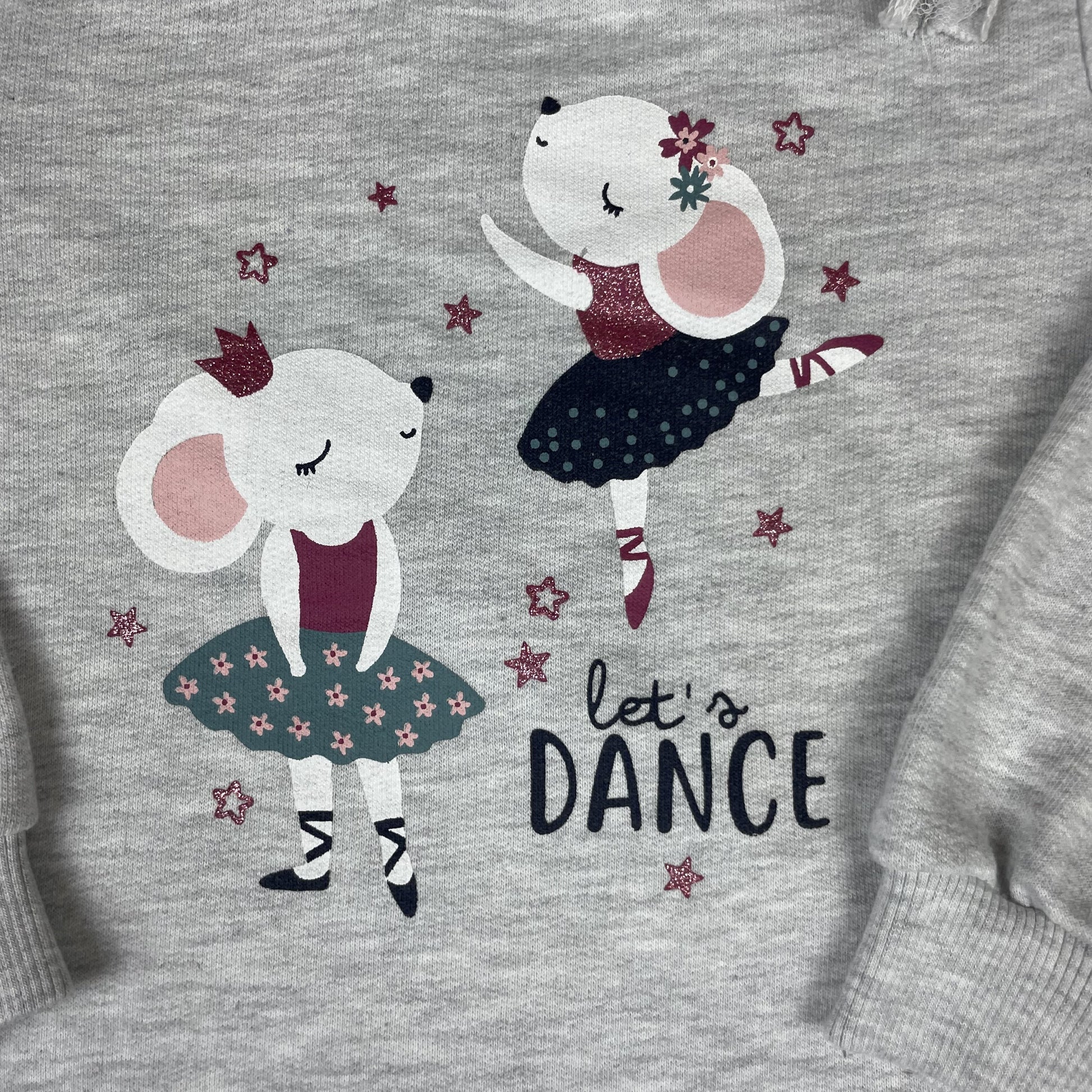 Grauer Kinder-Sweatshirt-Pullover von Kiki&Koko, Größe 98, mit tanzenden Mäusen und Sternen – detail