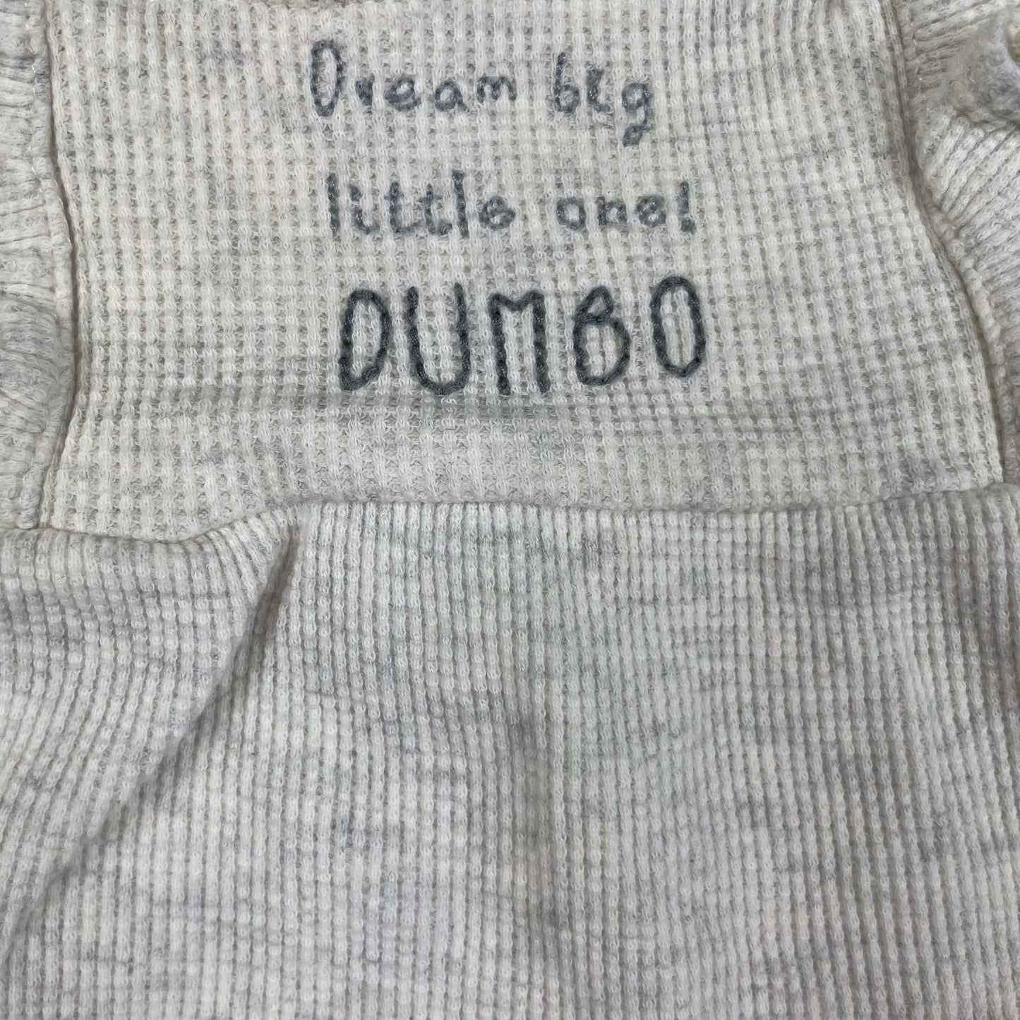 Graues Disney Baby x Tu Trägerkleid mit Dumbo-Motiv, Größe 6–9 Monate – detail