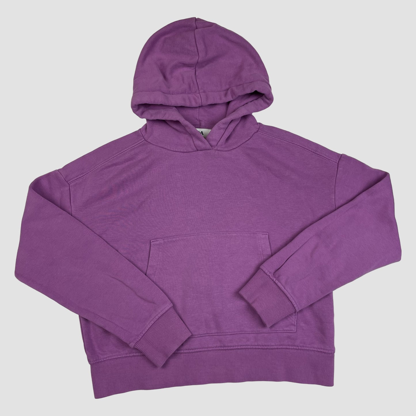 Lila C&A Kapuzenpullover in Größe 140 mit Kängurutasche und Rippbündchen – front