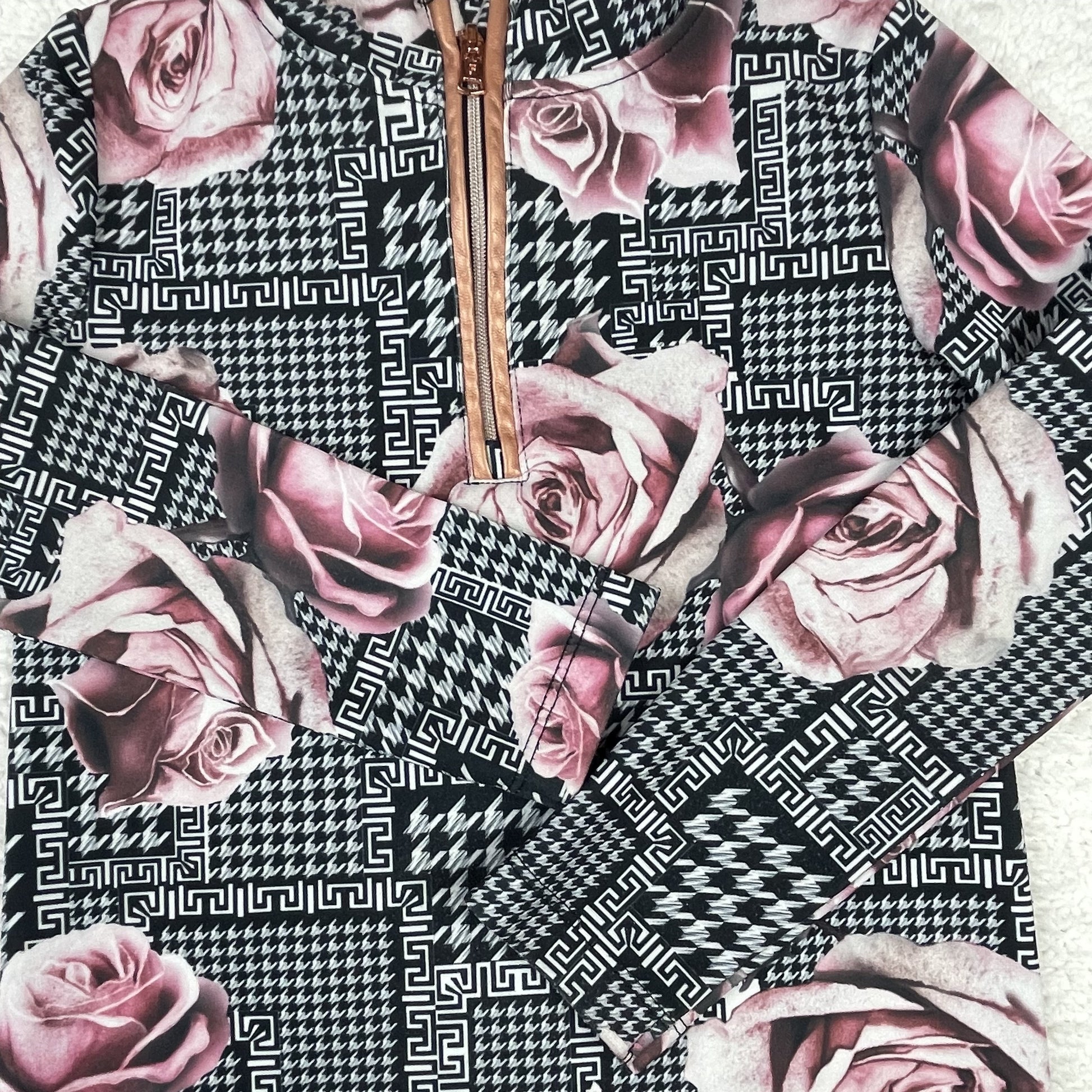 Firetrap Mädchenkleid mit Rosenprint in Schwarz-Weiß, Langarm und Frontreißverschluss – sleeve