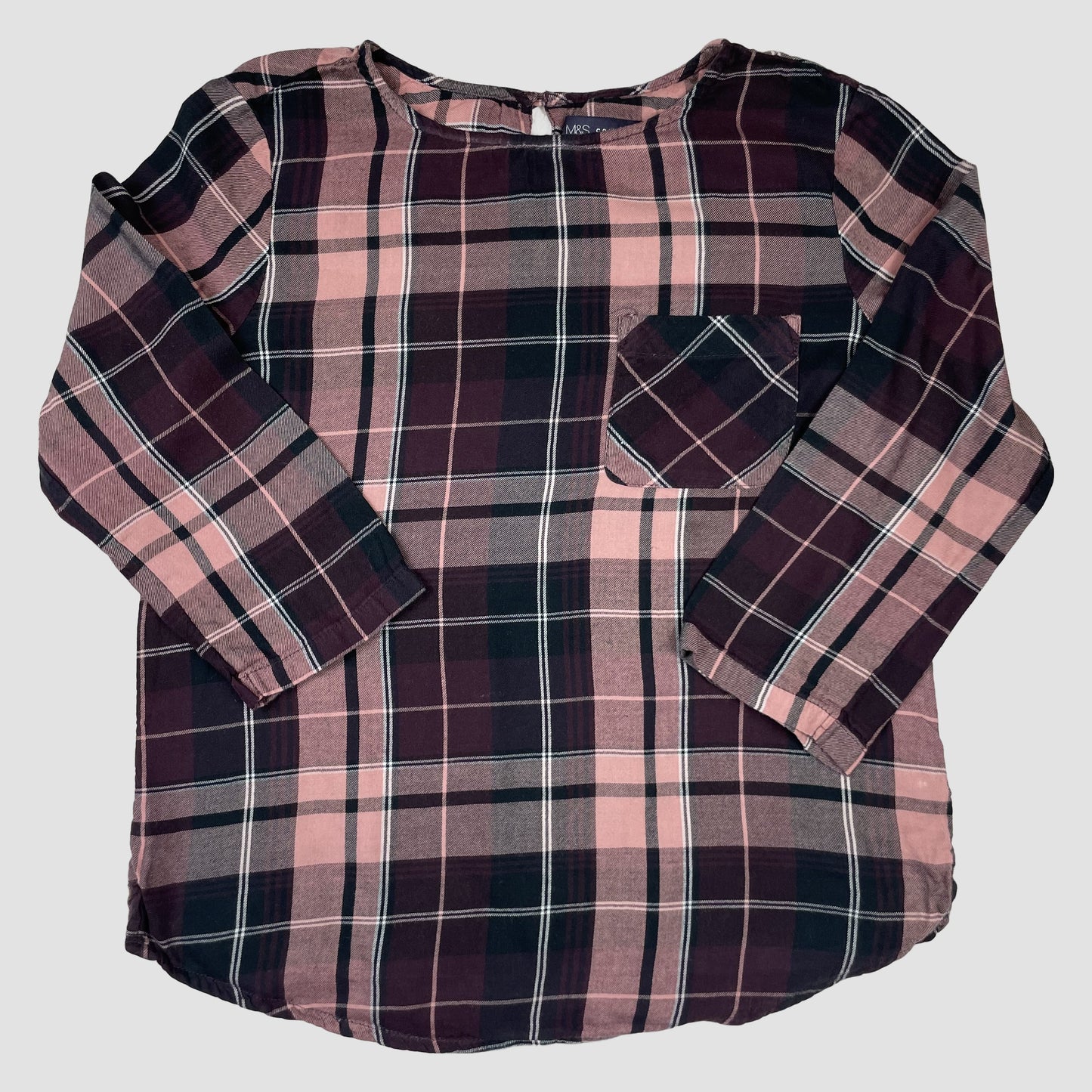 Karierte langärmlige Bluse in Rosa und Bordeaux von M&S Collection mit Brusttasche.