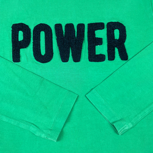 Grünes Langarmshirt mit schwarzem POWER-Schriftzug von name it, Größe 134-140 – detail
