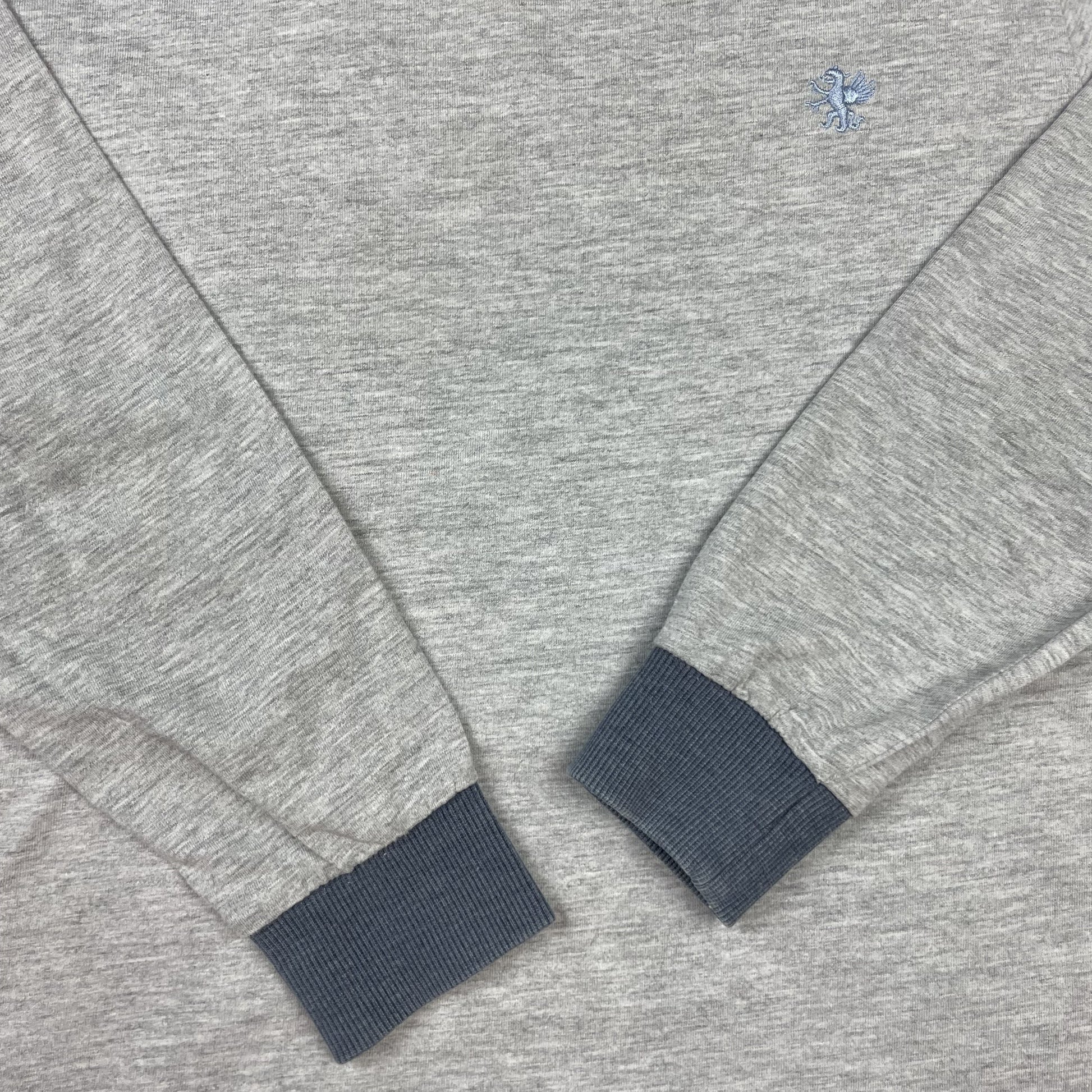 Graues Next Sweatshirt mit blauen Rippbündchen, Vorderansicht – detail