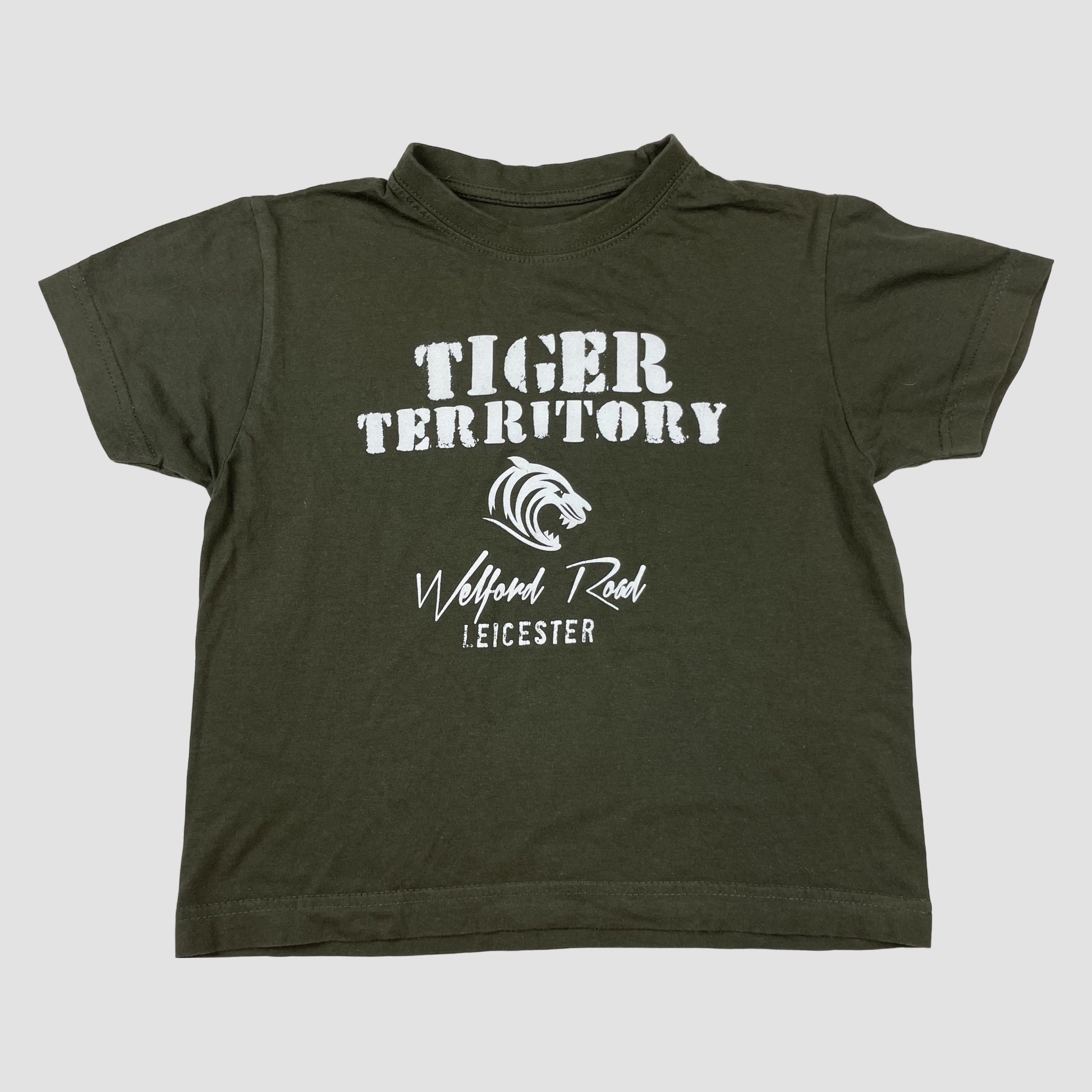 Khakigrünes Leicester Tigers Kinder T-Shirt mit „Tiger Territory“ Print, Größe 5–6 Jahre – front